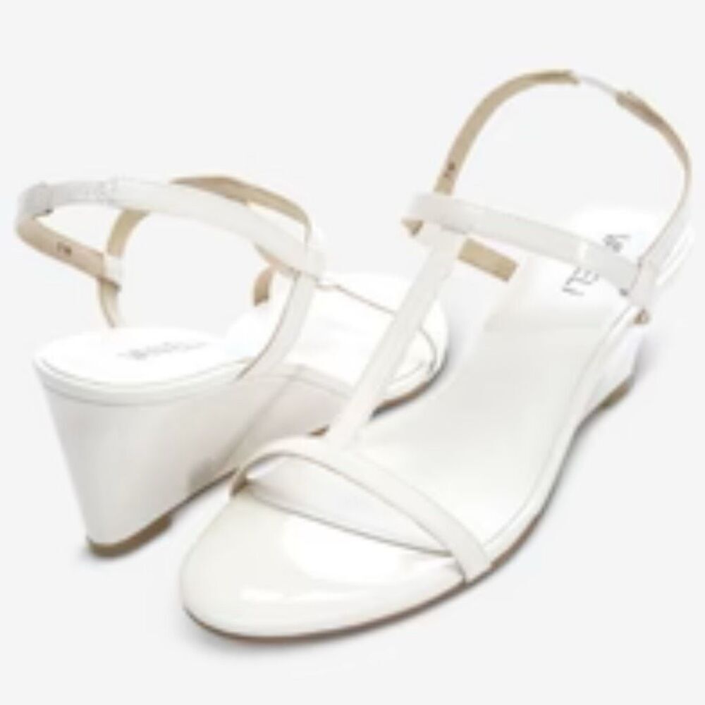 NWT Vaneli Mohan White Patent T-Strap Wedge Sandals Size 9